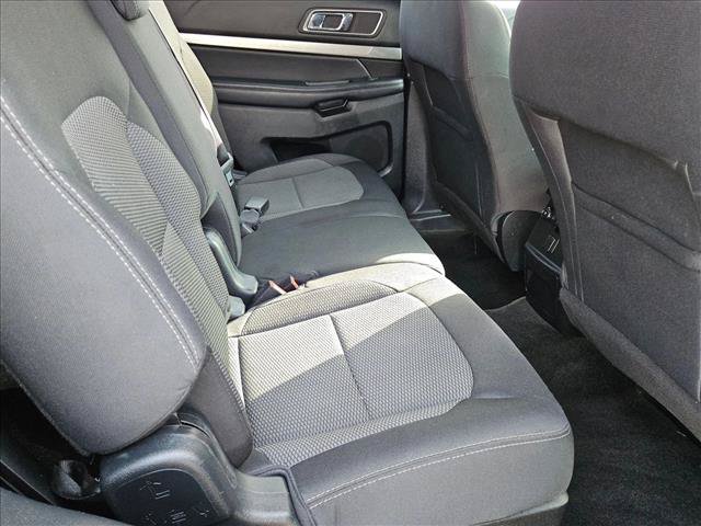 Used 2018 Ford Explorer XLT FWD image 18