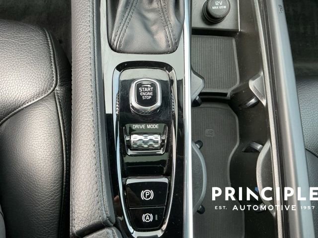 Used 2020 Volvo XC90 T5 Momentum w/ Protection Package Premier FWD image 18
