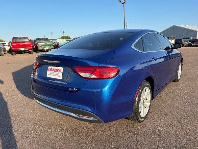 Used 2016 Chrysler 200 Limited FWD image 5