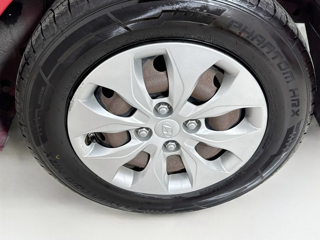 Used 2015 Hyundai Accent GS FWD image 33