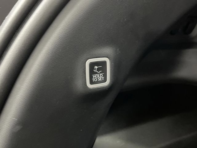 Used 2024 Jeep Wagoneer Launch Edition image 17