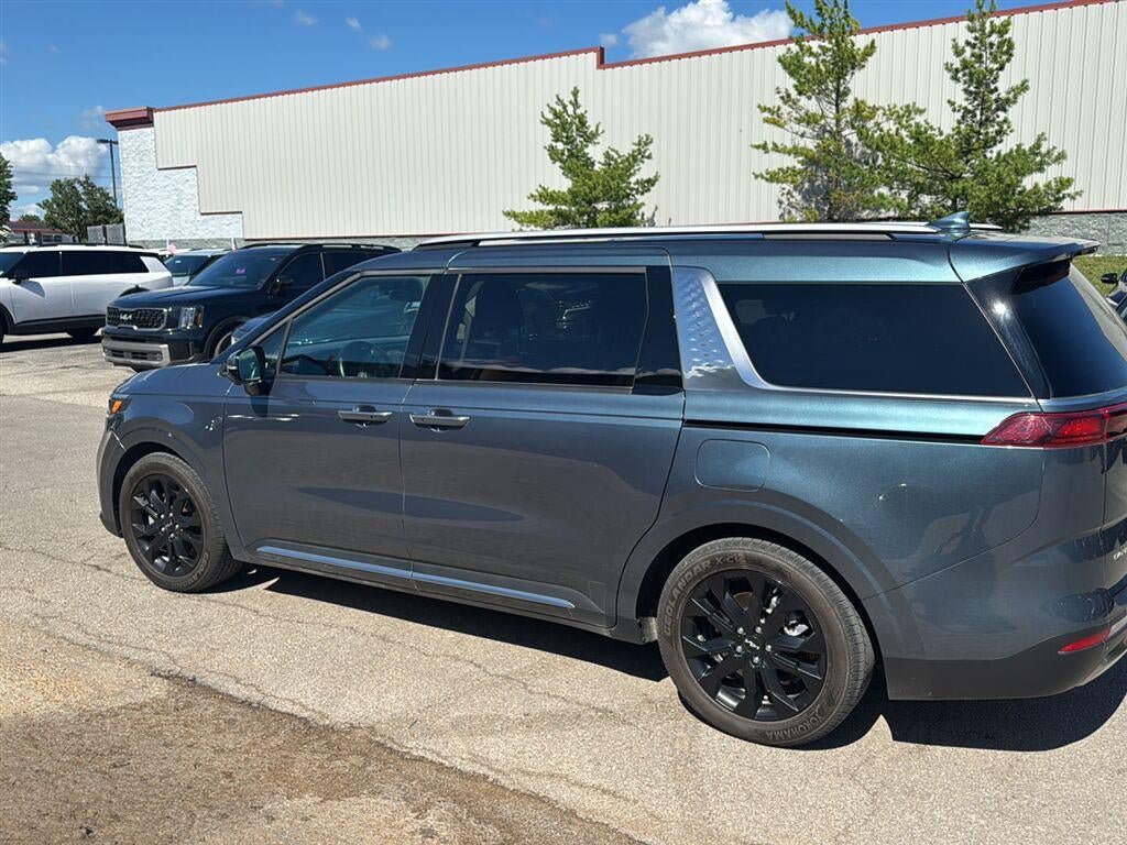 Used 2024 Kia Carnival SX FWD image 7
