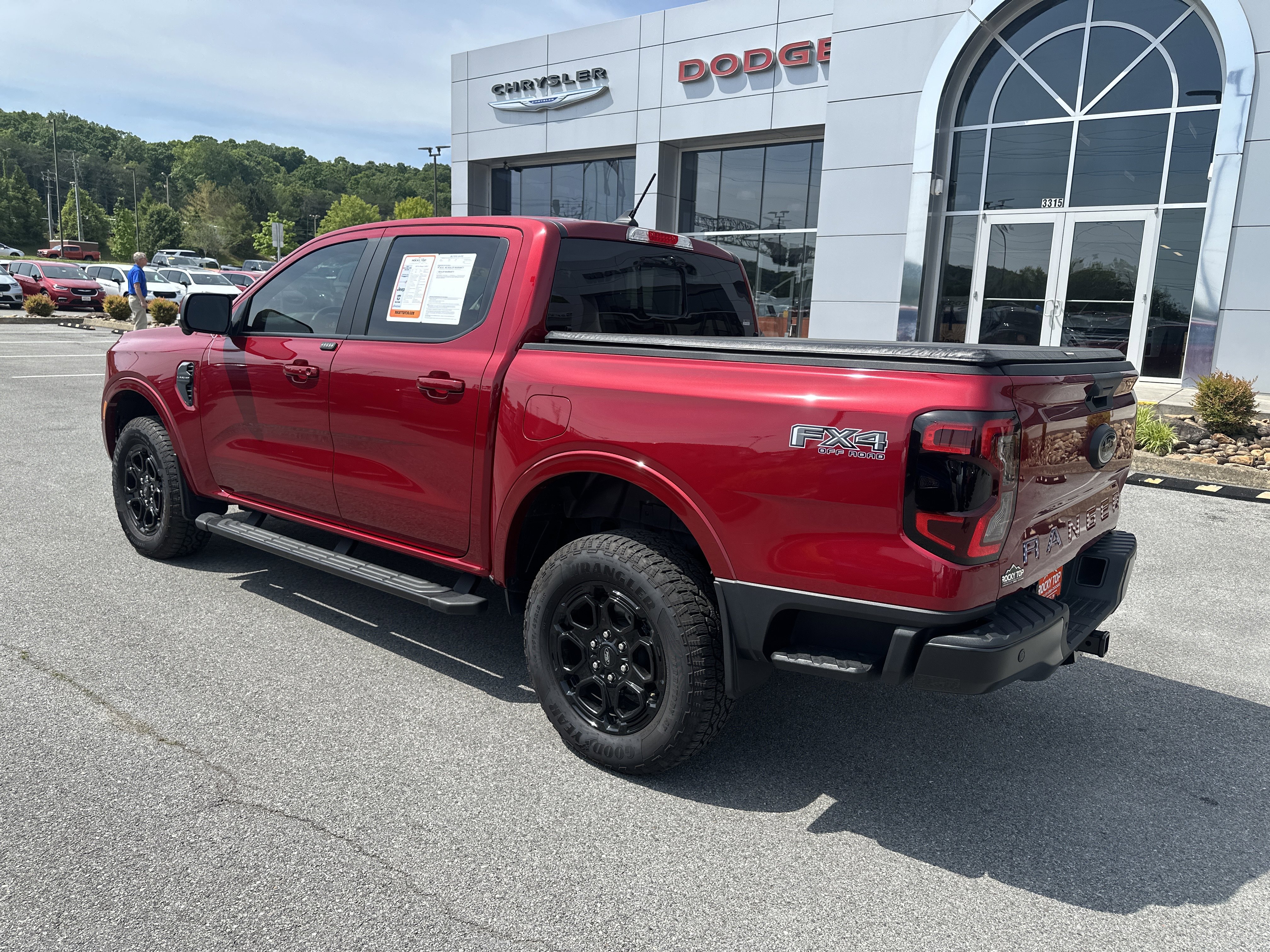 Used 2025 Ford Ranger Lariat w/ FX4 Off-Road Package AWD/4WD image 10
