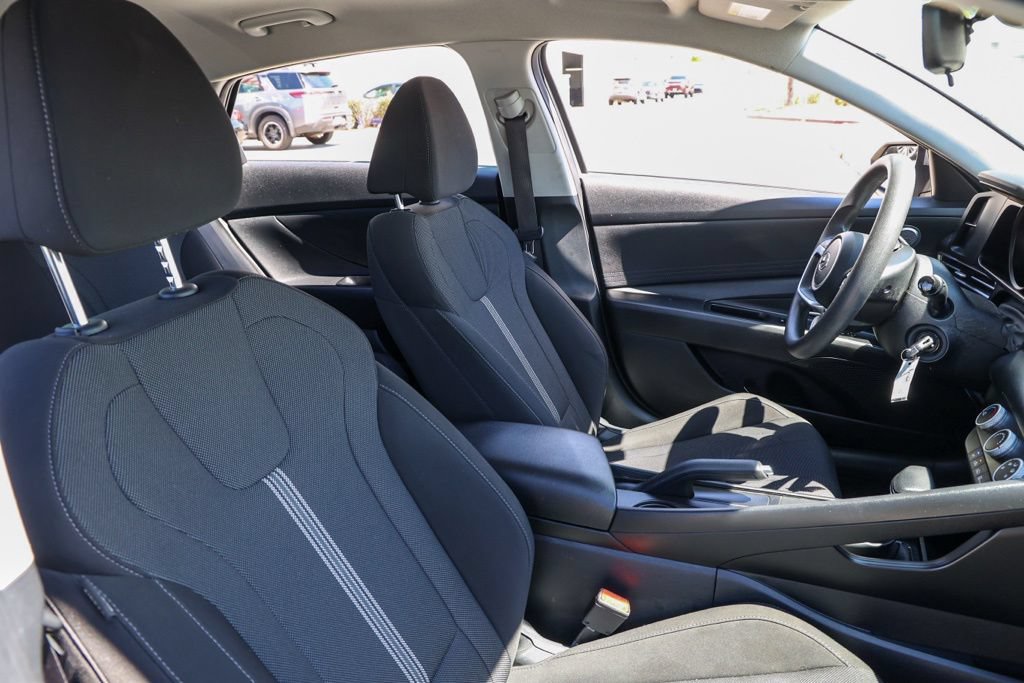 Used 2021 Hyundai Elantra SE FWD image 20