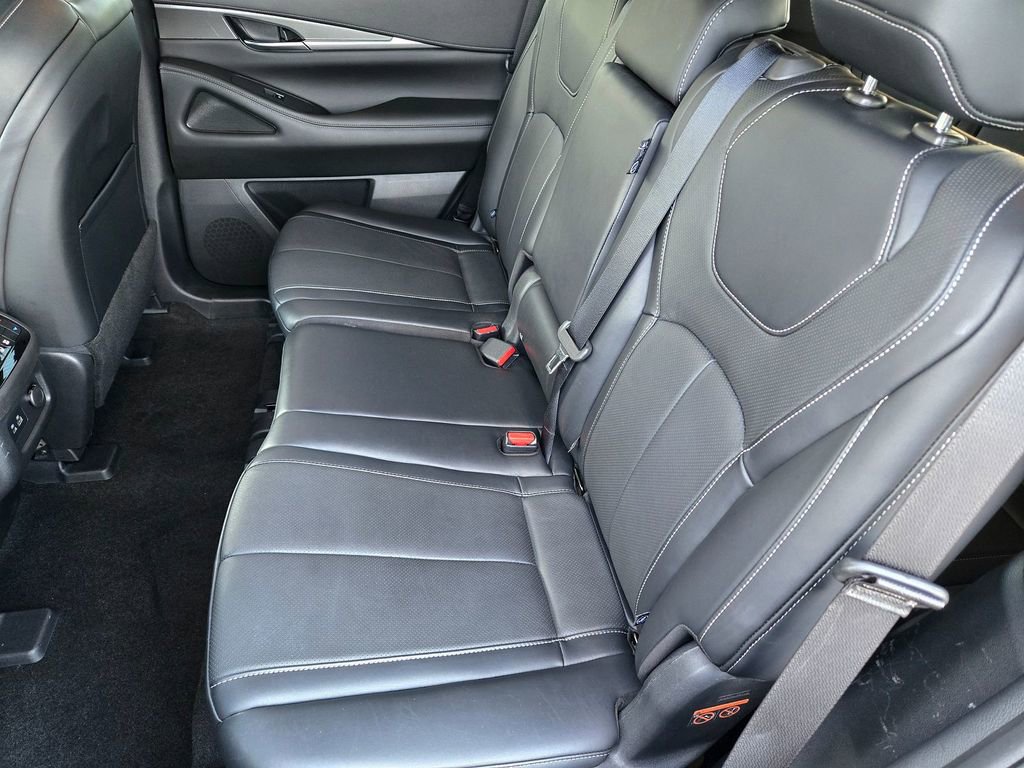 Certified 2023 INFINITI QX60 Luxe w/ Cargo Package image 10