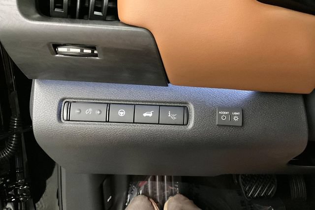 New 2026 Nissan Pathfinder Platinum w/ Lighting Package AWD/4WD image 33