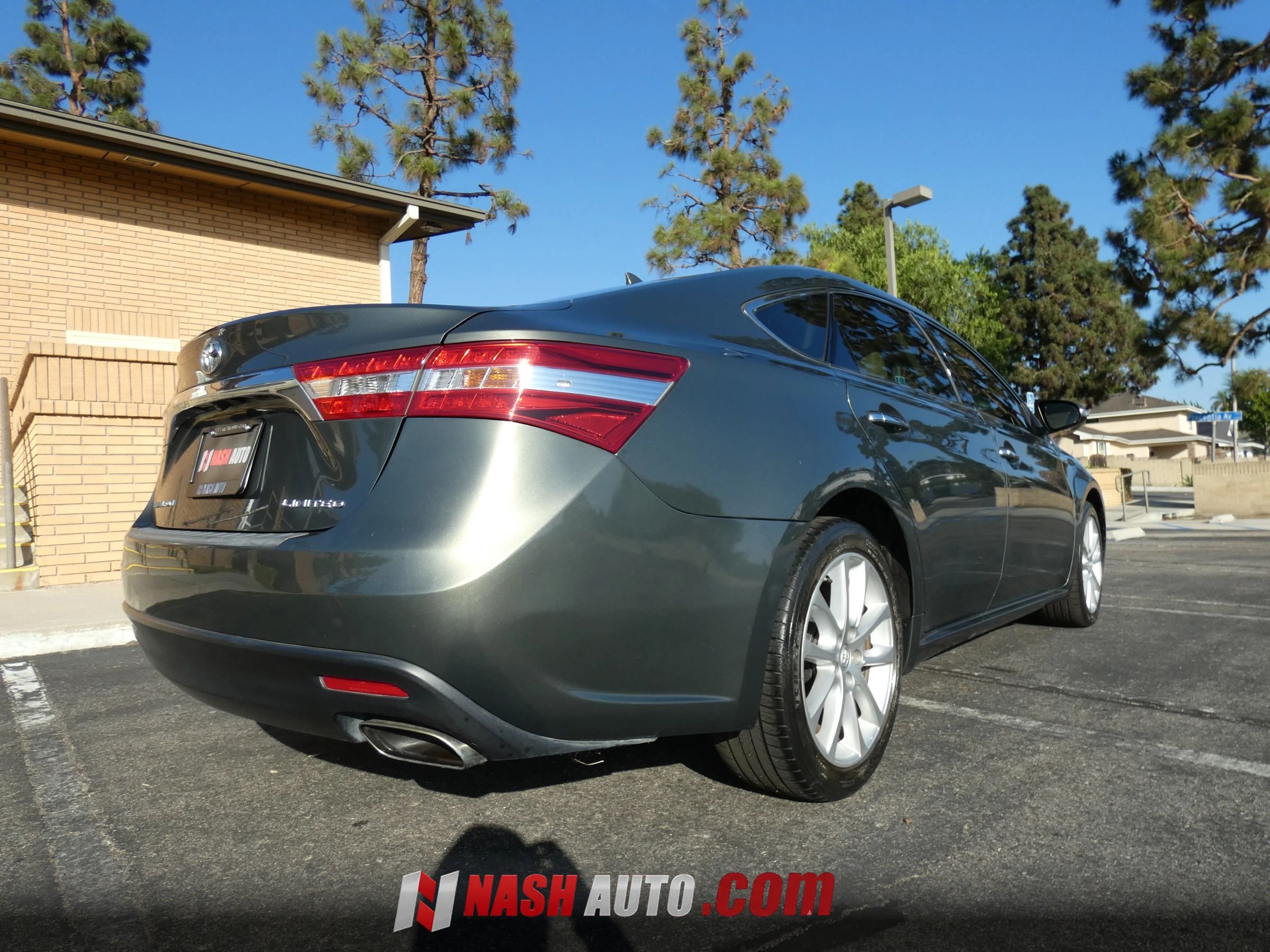 Used 2013 Toyota Avalon Limited FWD image 8