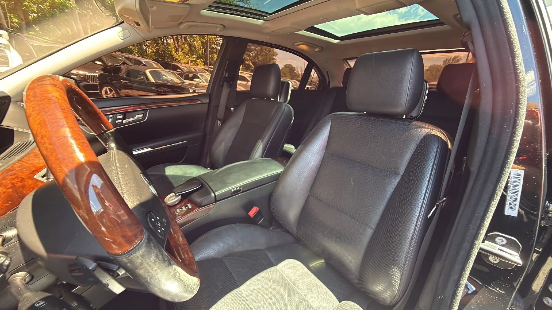 Used 2011 Mercedes-Benz S 550 4MATIC image 18