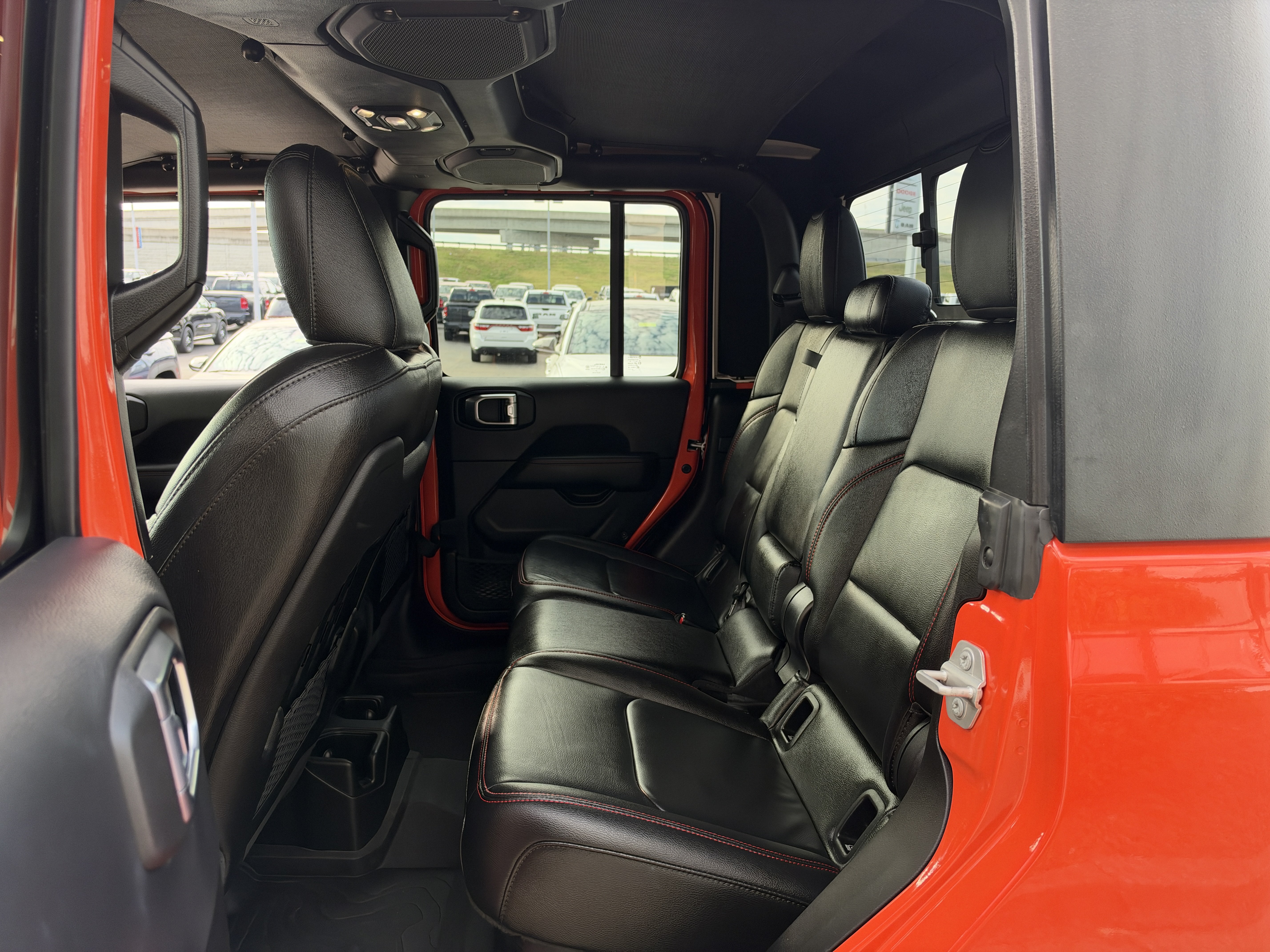 Used 2023 Jeep Gladiator Rubicon w/ LED Lighting Group AWD/4WD image 32