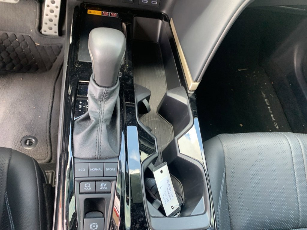 Used 2025 Toyota Camry XSE image 12