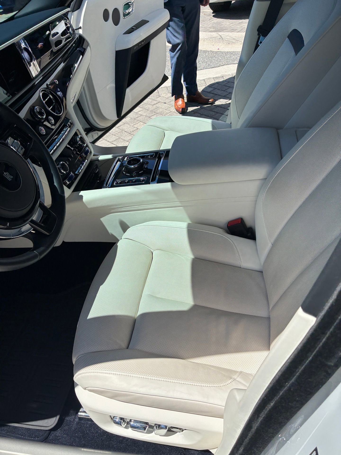 Used 2022 Rolls-Royce Ghost image 6