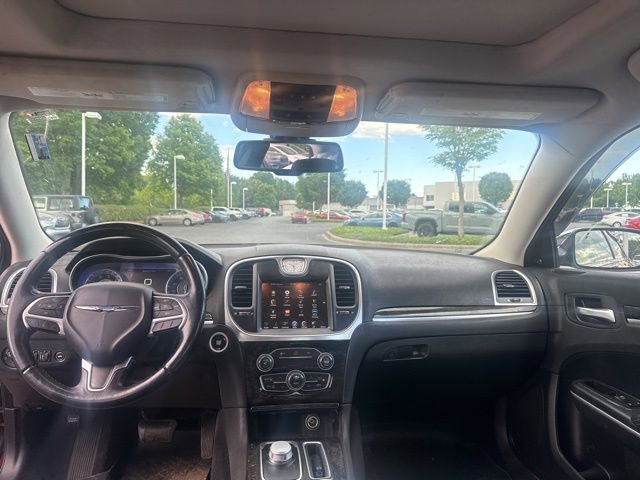 Used 2016 Chrysler 300 C RWD image 14