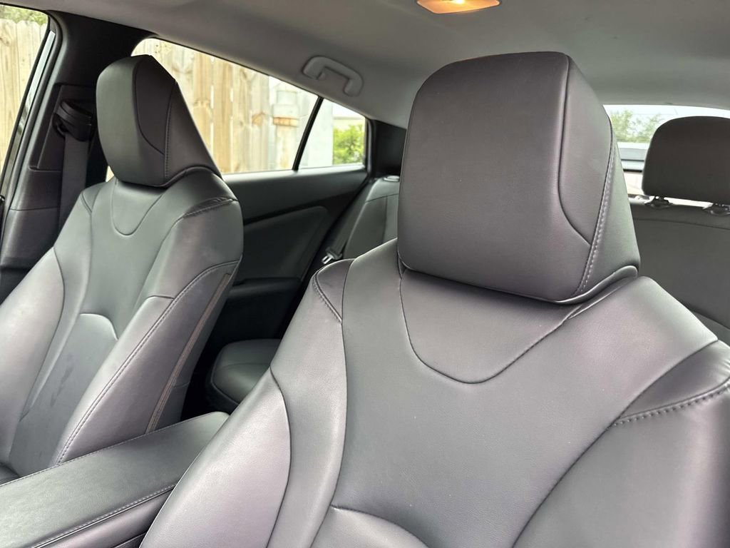 Used 2022 Toyota Prius FWD image 25