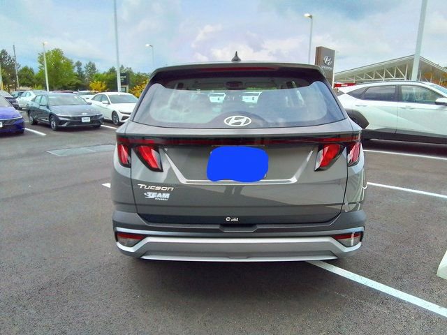 Used 2025 Hyundai Tucson SE image 6