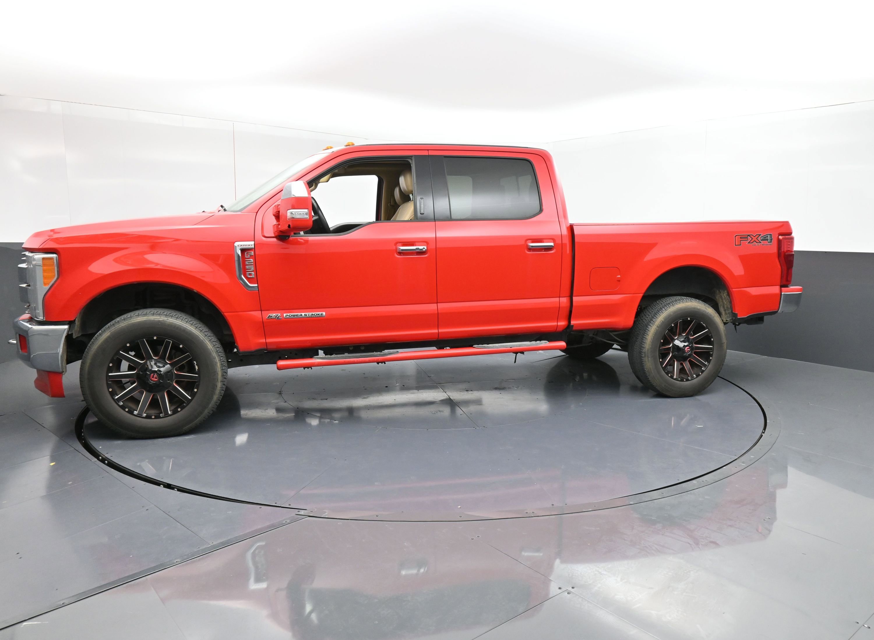 Used 2018 Ford F250 Lariat w/ Lariat Ultimate Package image 5