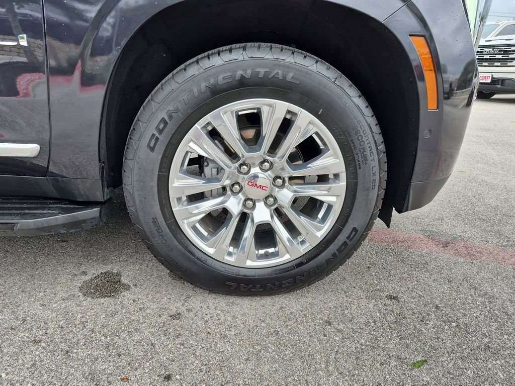Certified 2025 GMC Yukon Denali RWD image 14