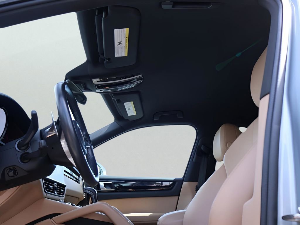 Used 2021 Porsche Cayenne image 37