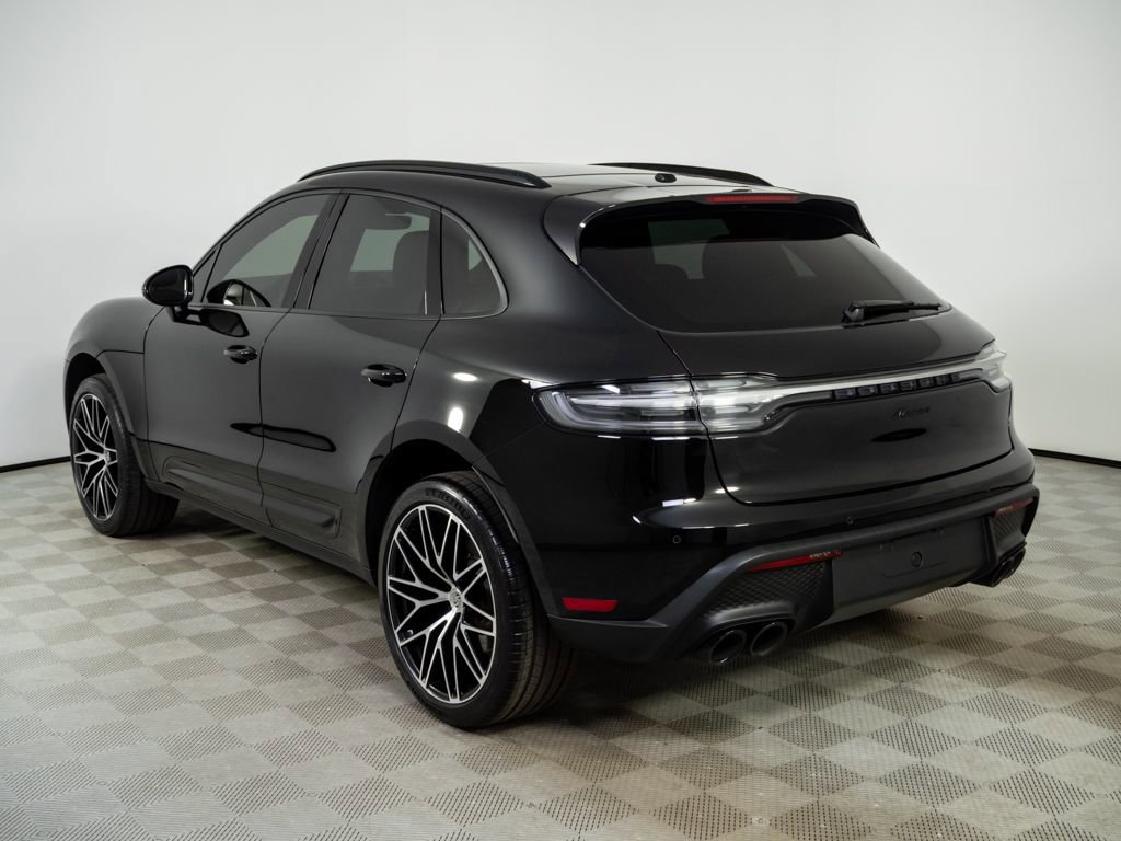 Certified 2024 Porsche Macan Turbo image 3