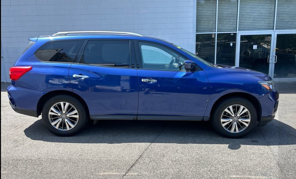 Used 2019 Nissan Pathfinder SV AWD/4WD image 3