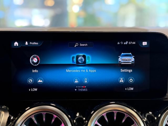 Used 2023 Mercedes-Benz GLB 250 4MATIC w/ Premium Package image 33