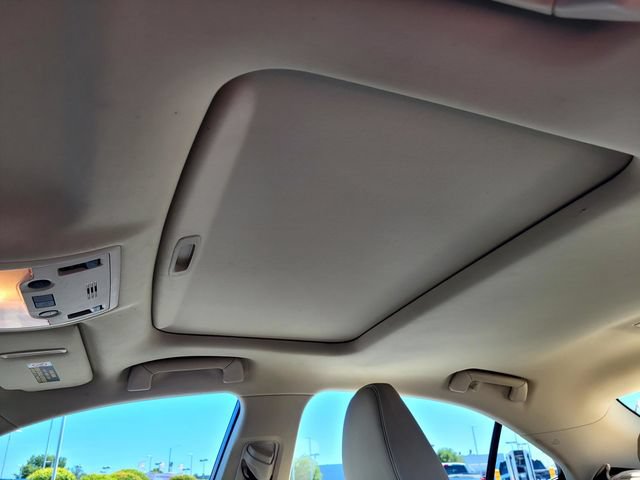 Used 2016 Lexus IS 200t RWD image 12