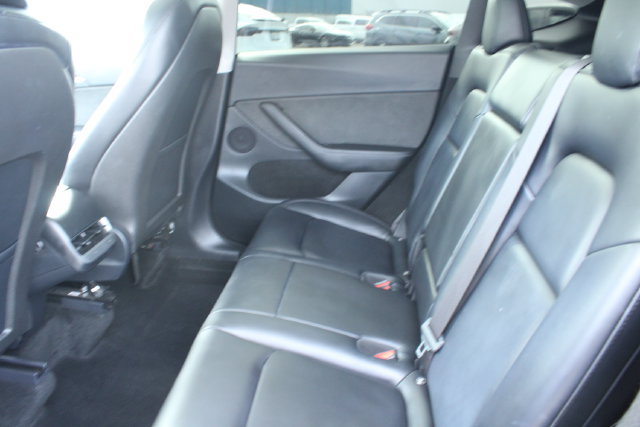 Used 2024 Tesla Model Y Long Range RWD image 31