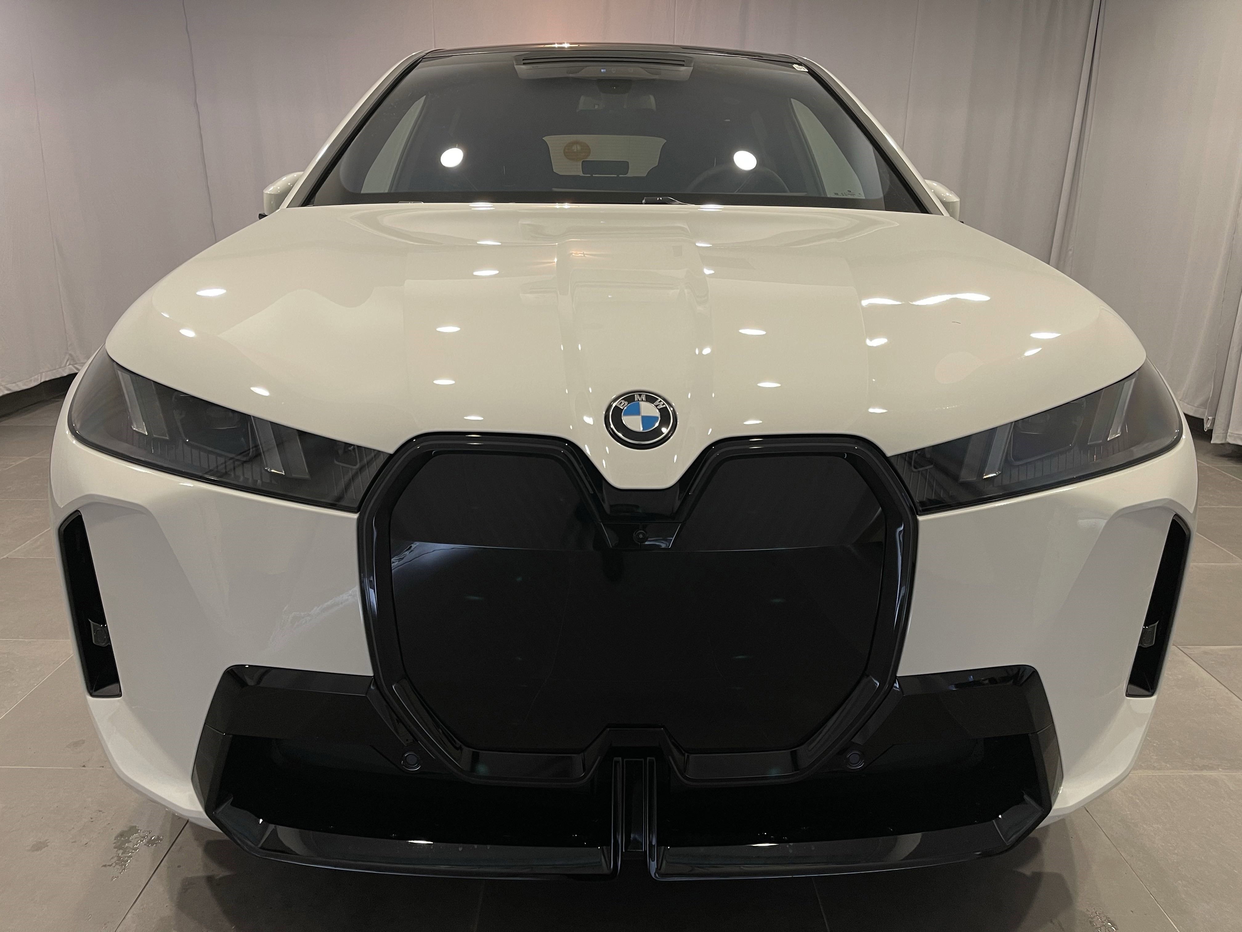 New 2026 BMW iX xDrive60 w/ M Sport Package AWD/4WD image 2