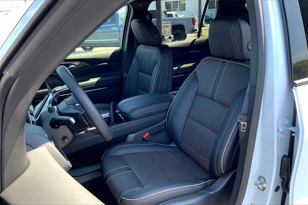 New 2026 Chevrolet Traverse High Country w/ LPO, Floor Liner Package image 10