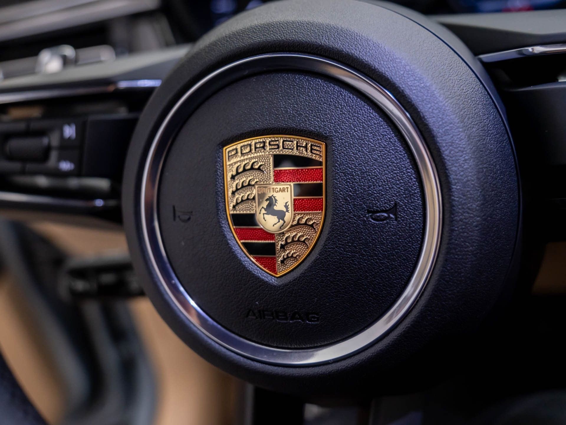 Certified 2025 Porsche Macan image 20