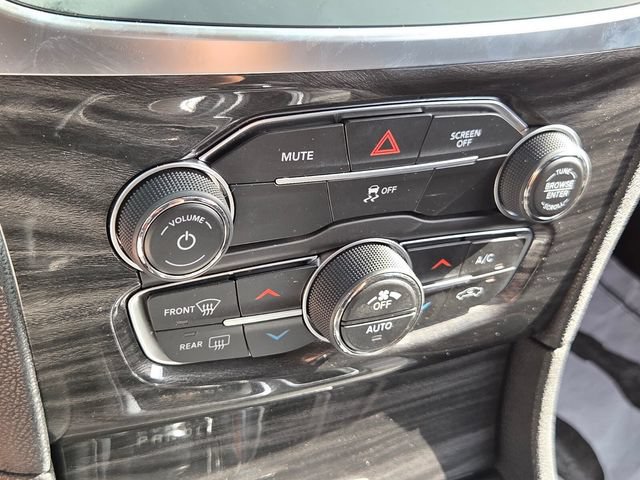 Used 2021 Chrysler 300 Touring w/ Sport Appearance Package RWD image 18