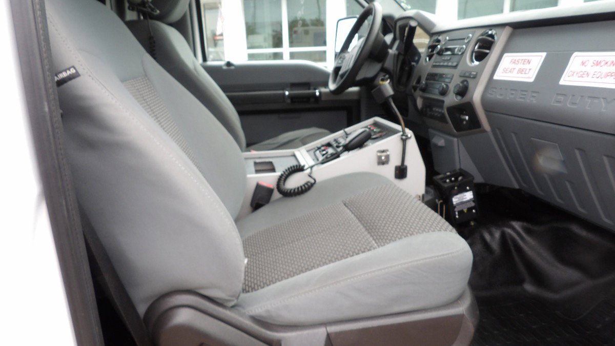 Used 2013 Ford F450 XLT w/ Ambulance Preparation Pkg RWD image 24