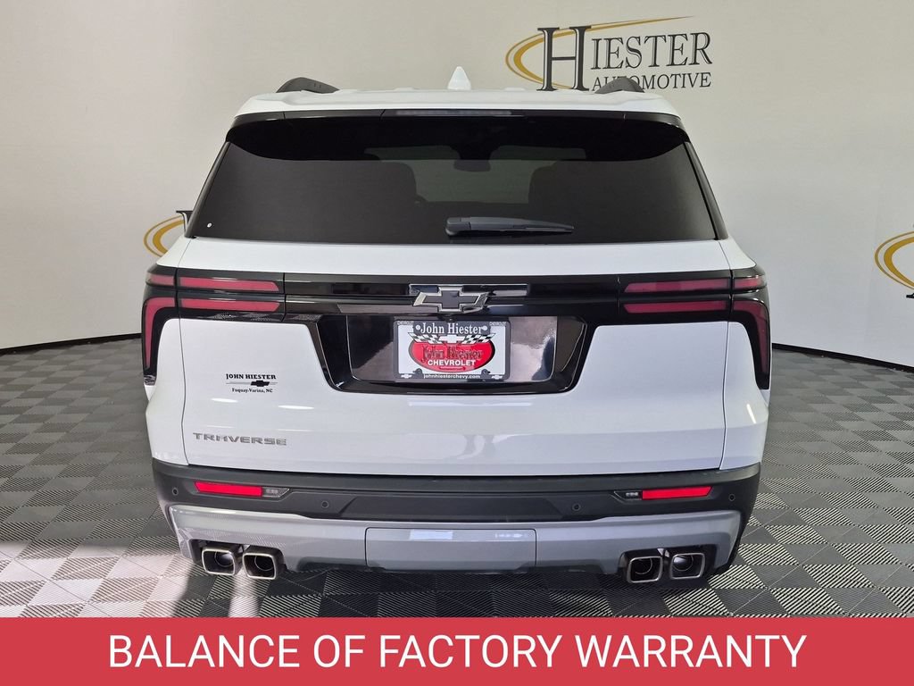 Used 2025 Chevrolet Traverse LT w/ Driver Confidence Package FWD image 5