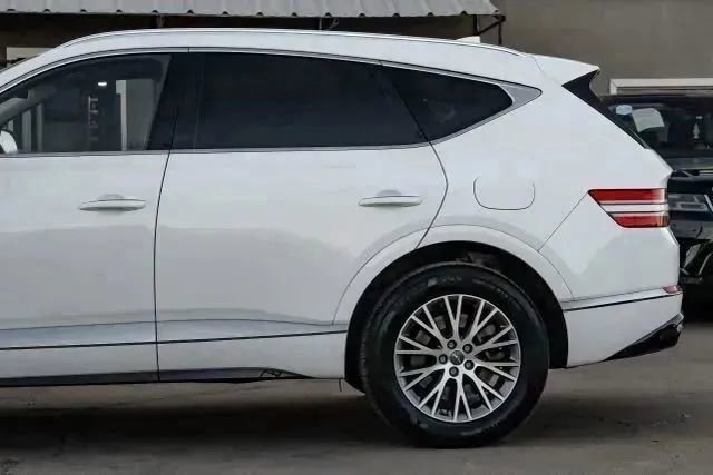 Used 2024 Genesis GV80 2.5T image 17