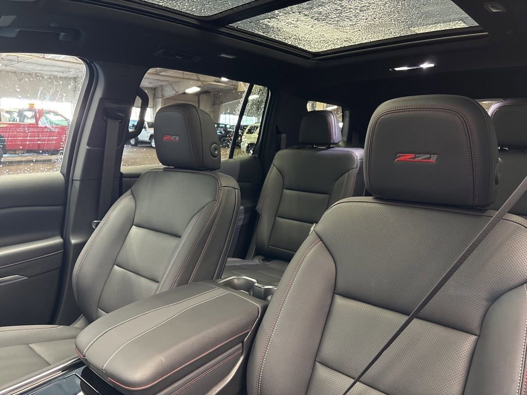 New 2026 Chevrolet Traverse Z71 w/ LPO, Floor Liner Package image 28