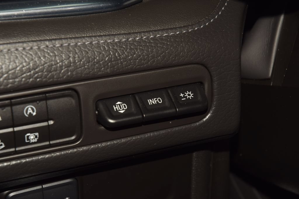 Used 2023 GMC Yukon XL Denali AWD/4WD image 38