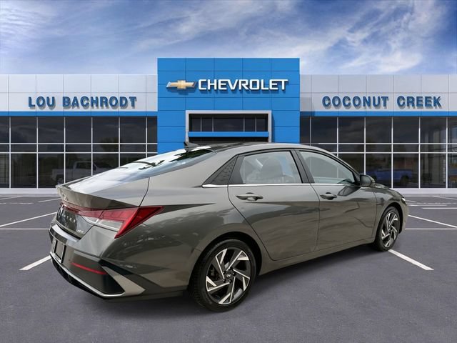 Used 2024 Hyundai Elantra Limited FWD image 8