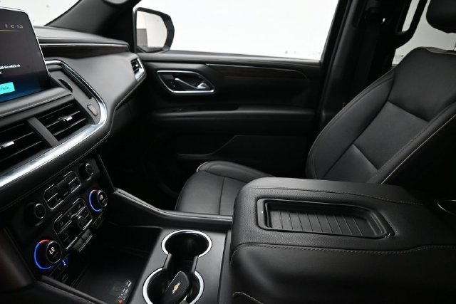 Used 2023 Chevrolet Suburban Premier AWD/4WD image 13