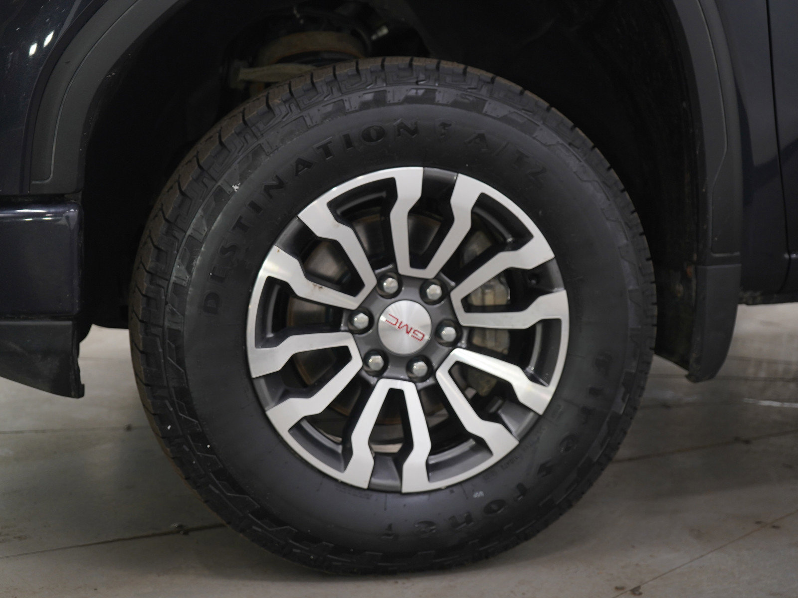 Used 2023 GMC Sierra 1500 AT4 image 28