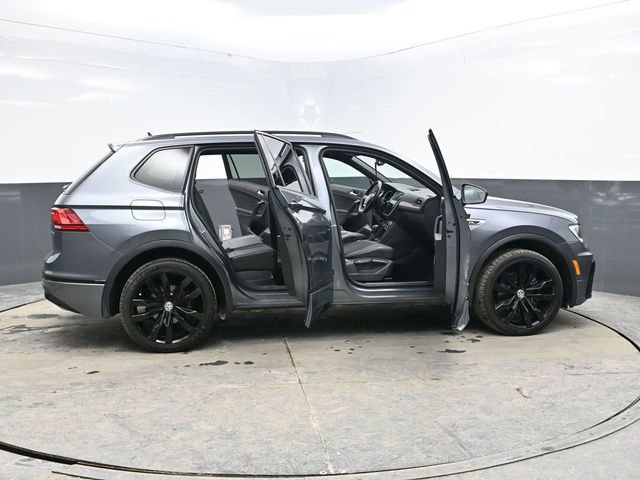 Used 2021 Volkswagen Tiguan SE R-Line image 48