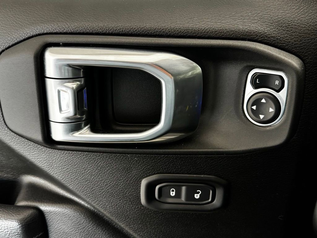 Certified 2023 Jeep Gladiator Willys image 14