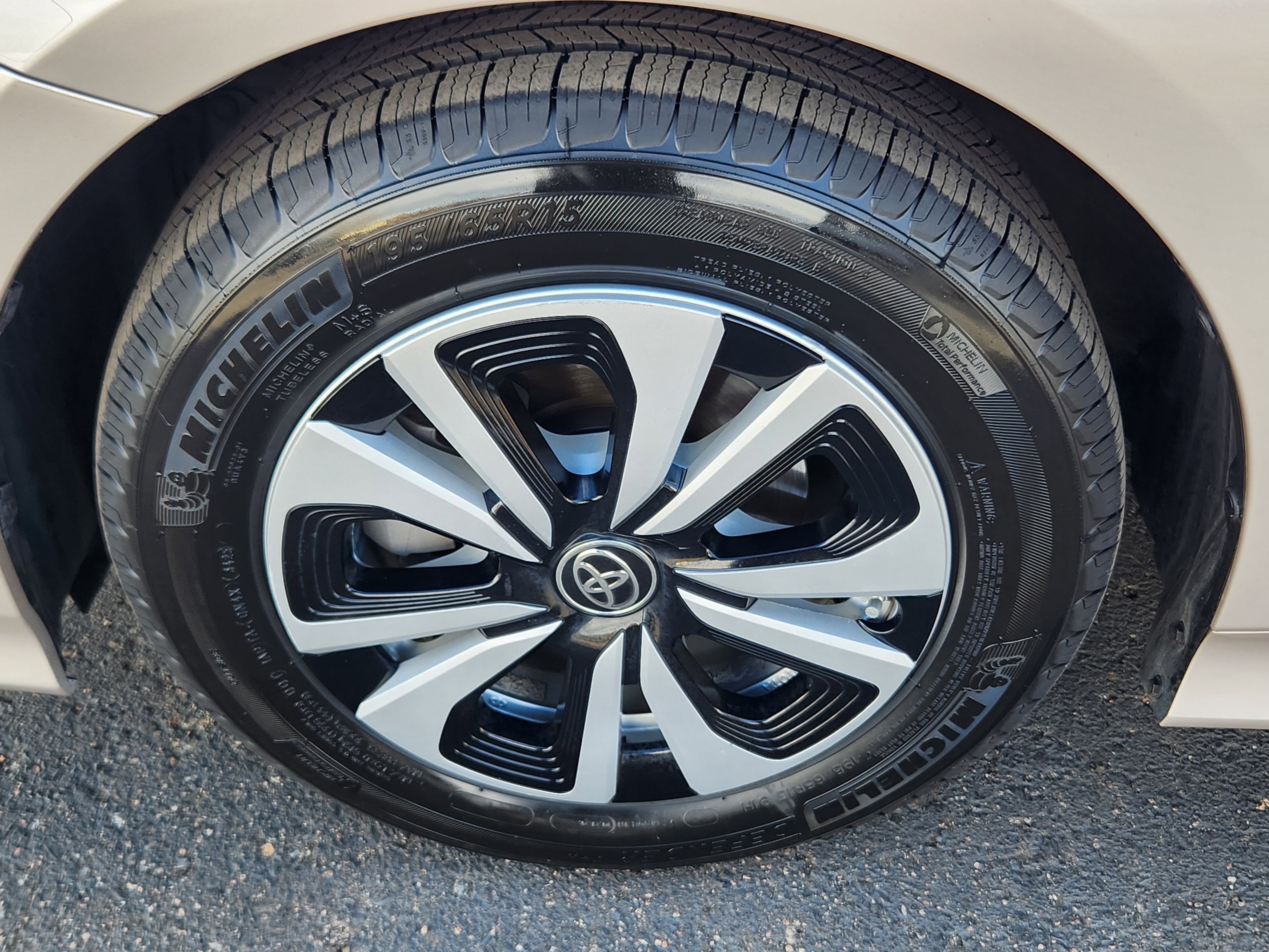 Used 2018 Toyota Prius Prime Premium image 21