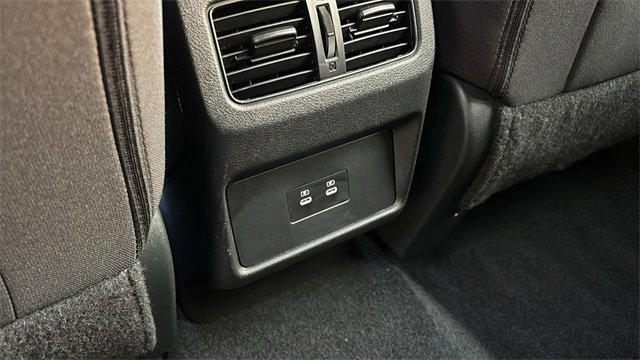 Used 2024 Nissan Rogue SV image 20