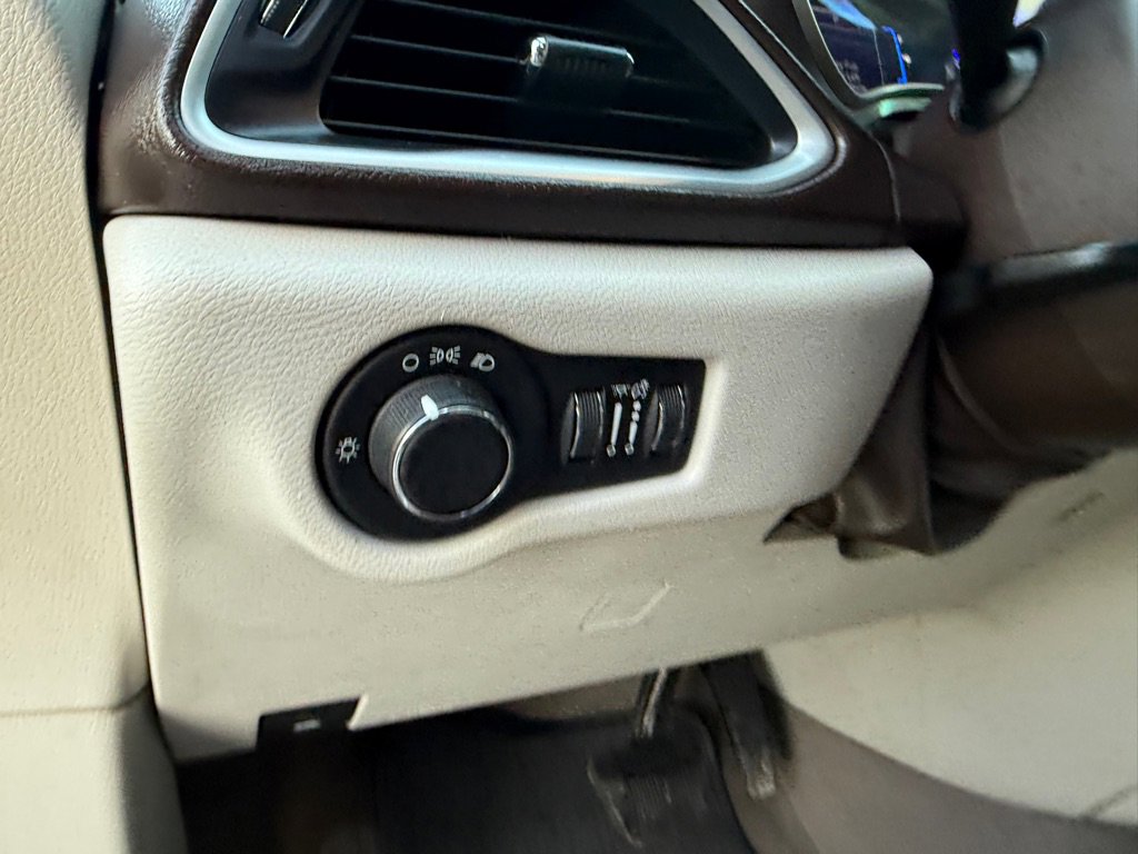 Used 2017 Chrysler Pacifica LX image 20