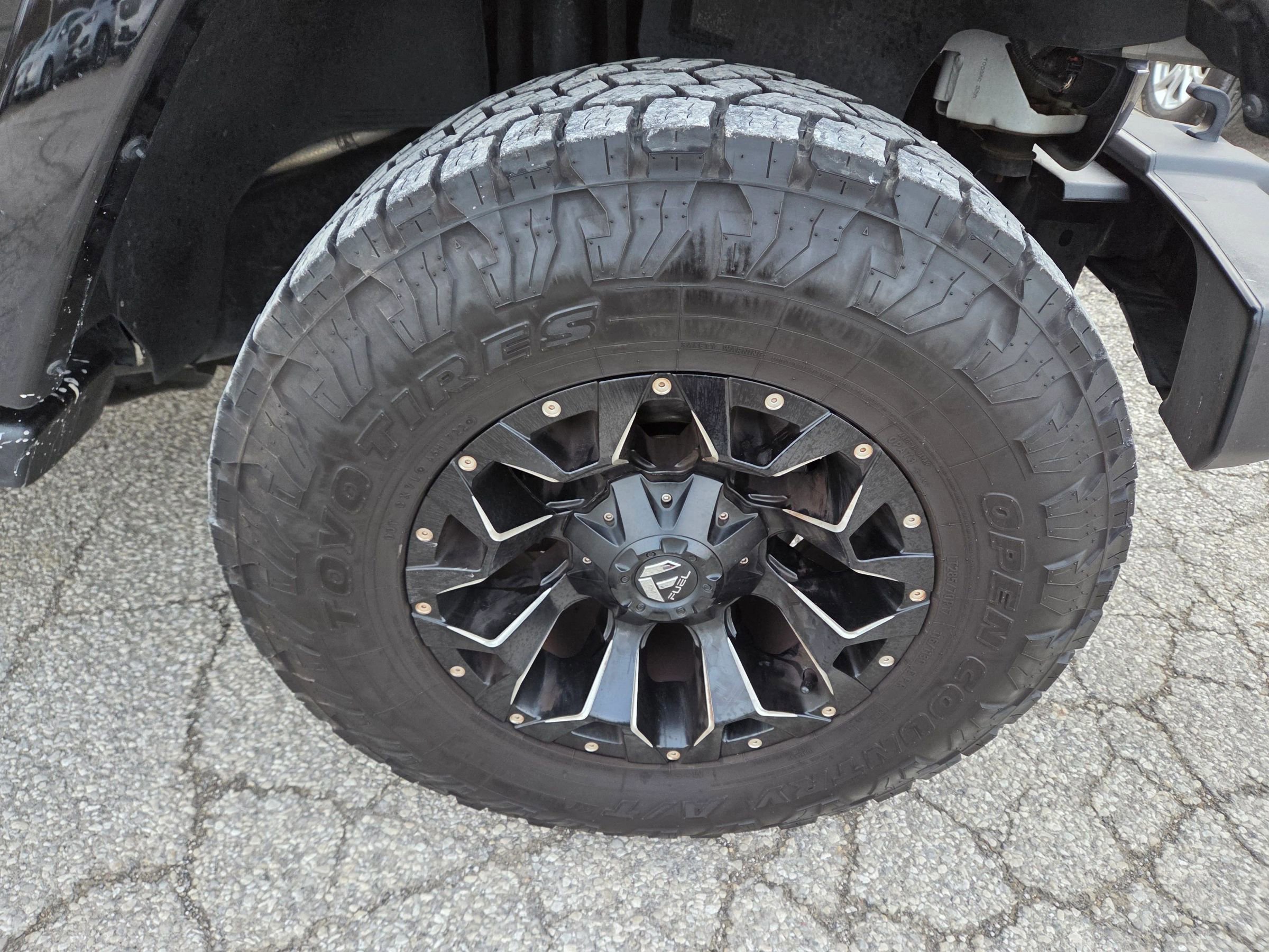 Used 2016 Jeep Wrangler Sahara image 9