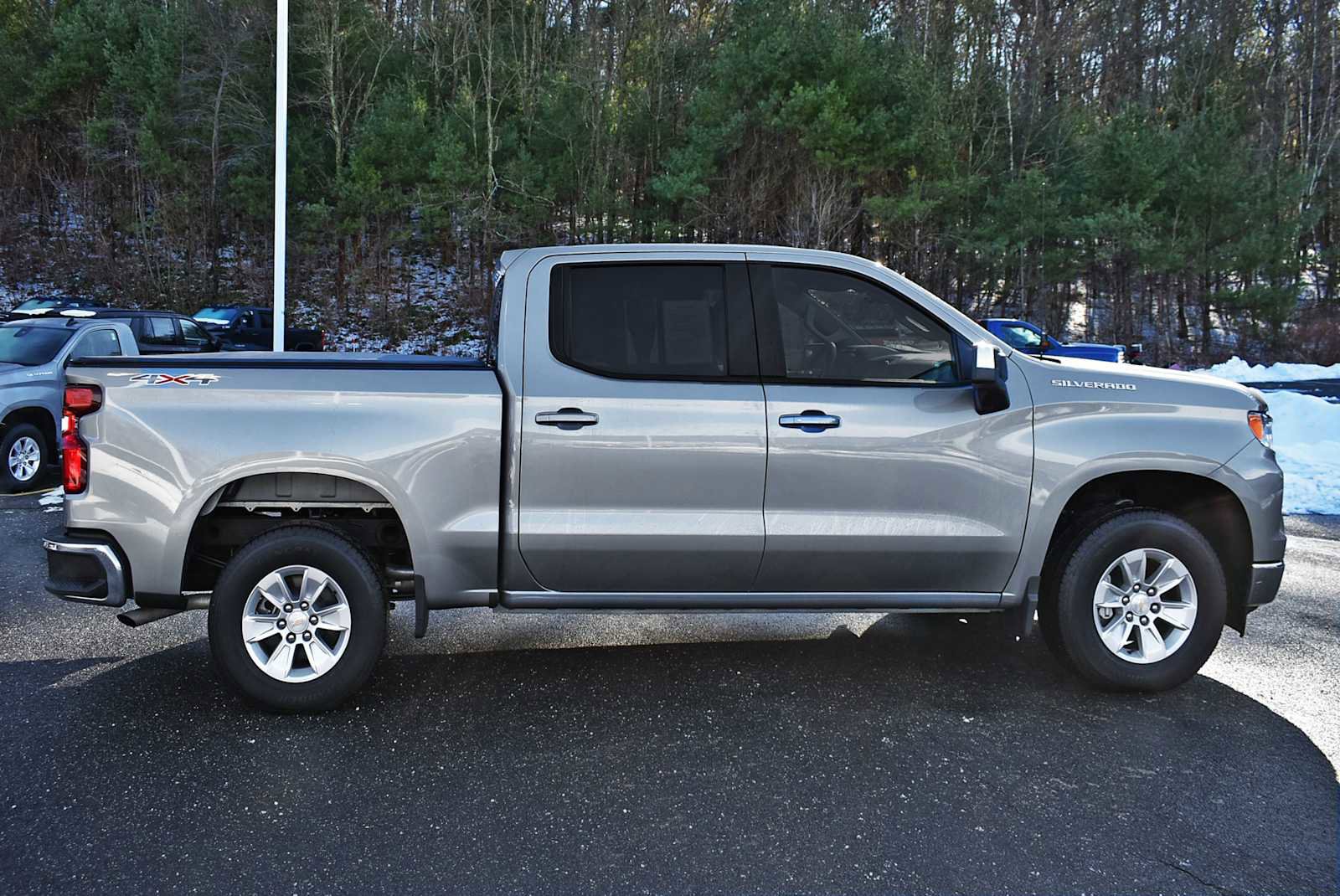 Used 2025 Chevrolet Silverado 1500 LT image 6