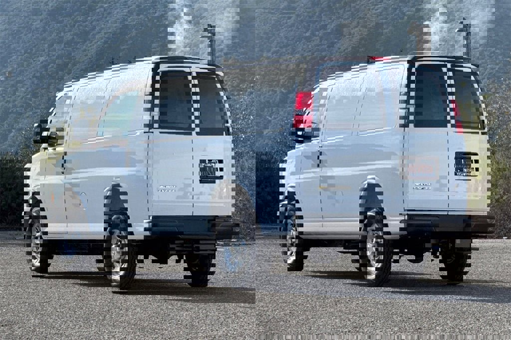 New 2025 Chevrolet Express 2500 w/ Enhanced Convenience Package image 6