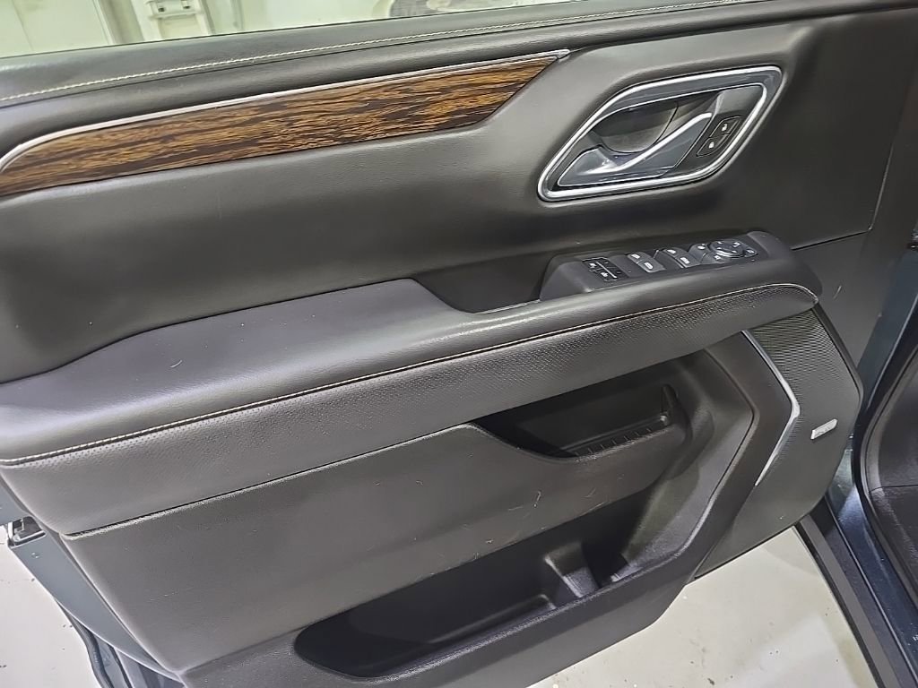 Used 2021 Chevrolet Tahoe Premier w/ Premium Package image 19