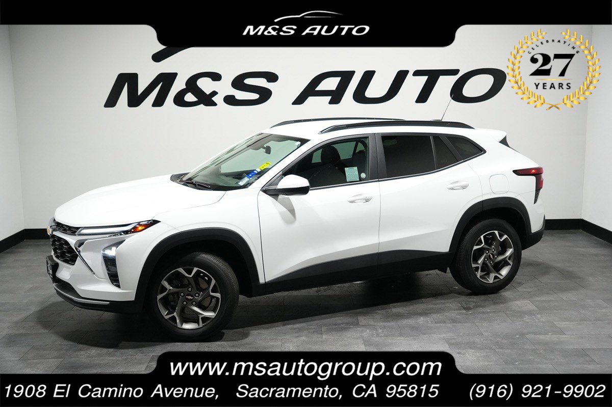 Used 2025 Chevrolet Trax LT w/ LT Convenience Package FWD image 1