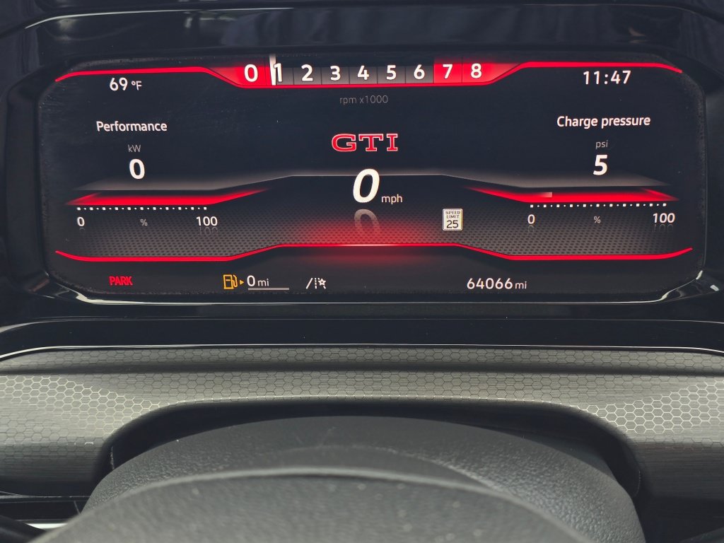 Used 2022 Volkswagen GTI SE FWD image 37