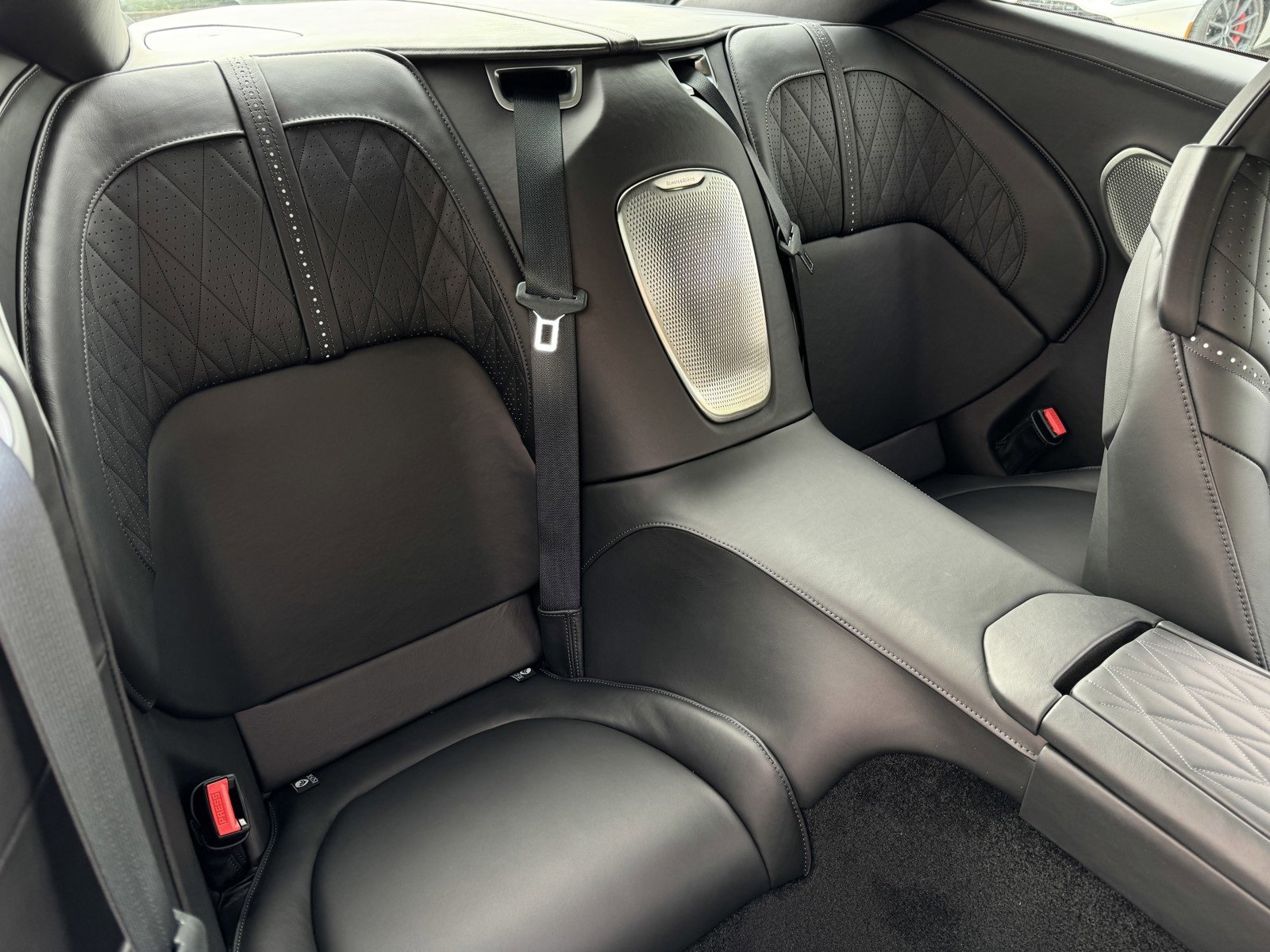 Used 2024 Aston Martin DB12 Coupe image 22